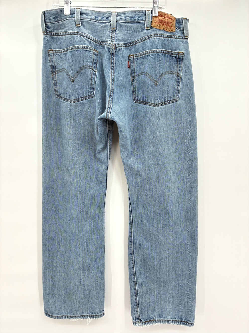 Levi’s Vintage 90s Men’s 501 Distressed Denim Jeans Button Fly Broken-In 35x29